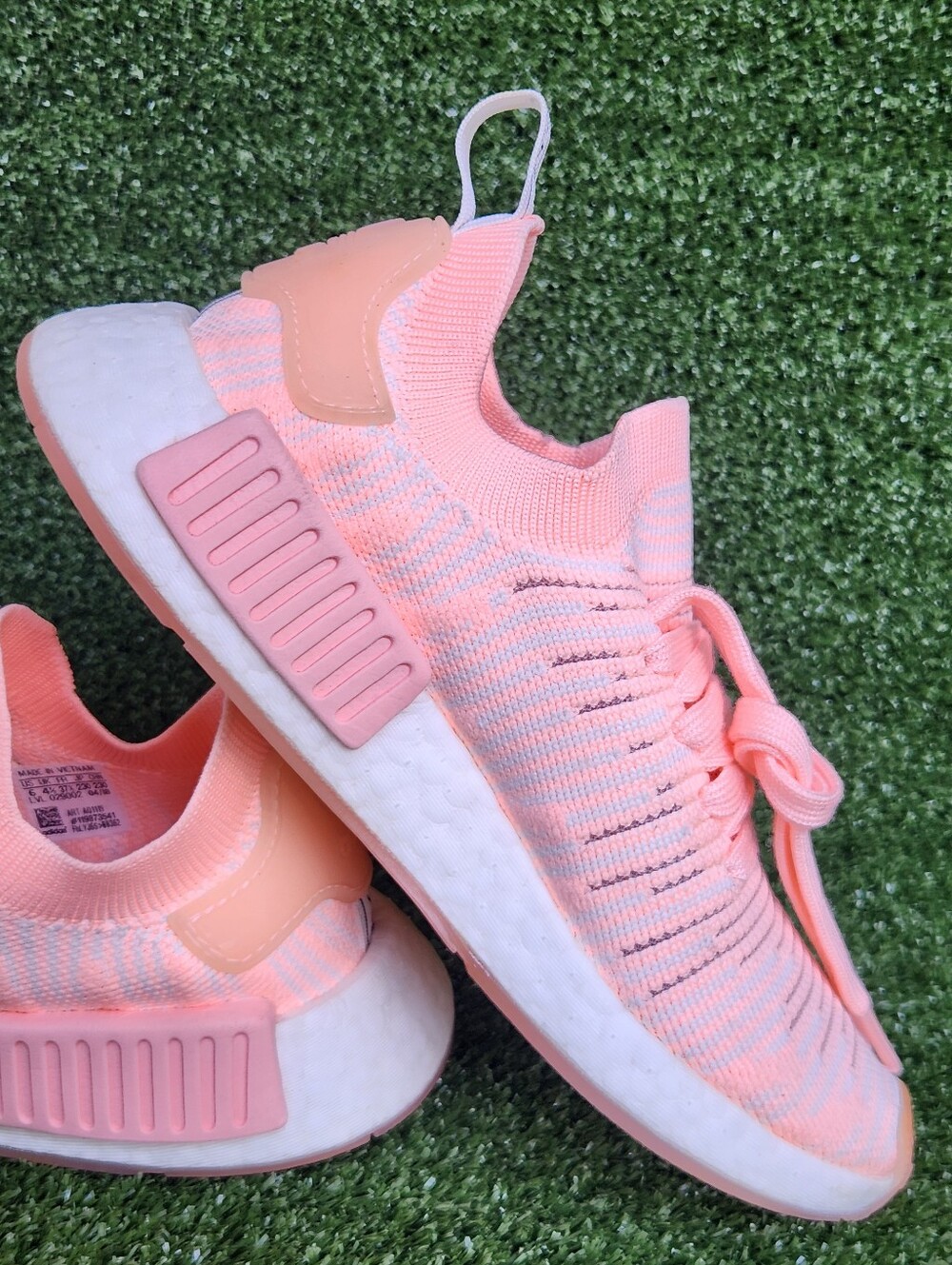 Adidas NMD-R1 Boost Women's Athletic Running/Walking Primeknit Peach Size 6 - Picture 5 of 14